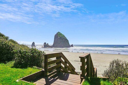 Haystack Close North