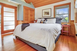 3 bedrooms, WiFi - Salal Bungalow - Close to Beach & Downtown! (Arch Cape)