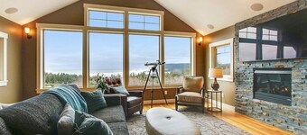 Seascape Retreat - Hot Tub and Ocean View