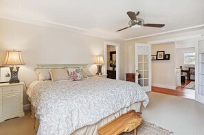 5 bedrooms, iron/ironing board, Internet, bed sheets