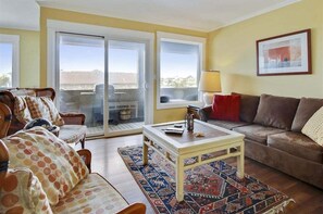 Televisión, chimenea y tenis de mesa 