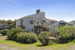 Exterior - Beach Haven - Beachfront! (Cannon Beach)