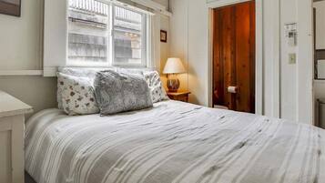 2 bedrooms, free WiFi, bed sheets