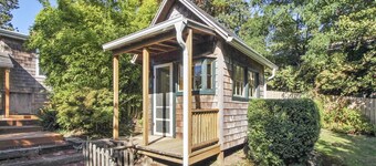 Rabbit Hill Cottage - Beachcomber Vacation Homes