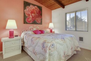 2 habitaciones, tabla de planchar con plancha, internet y ropa de cama 