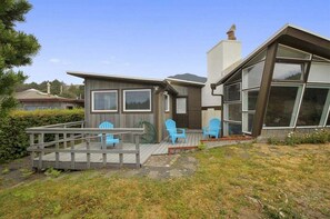 Terrace/patio - Arch Capella - Oceanfront! (Arch Cape)