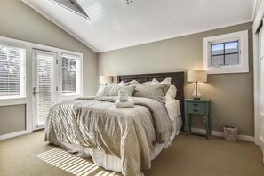 4 bedrooms, free WiFi - Baker Beach Cottage - Short walk to the Beach! (Cannon Beach)