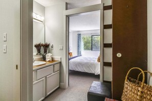 2 soverom, wi-fi (inkludert) og sengetøy