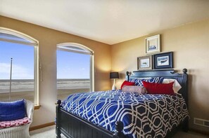 5 bedrooms, free WiFi, bed sheets