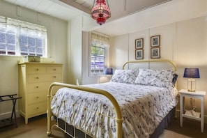 2 chambres, fer et planche à repasser, Wi-Fi gratuit, draps fournis
