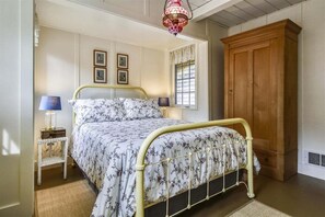 2 bedrooms, Internet, bed sheets