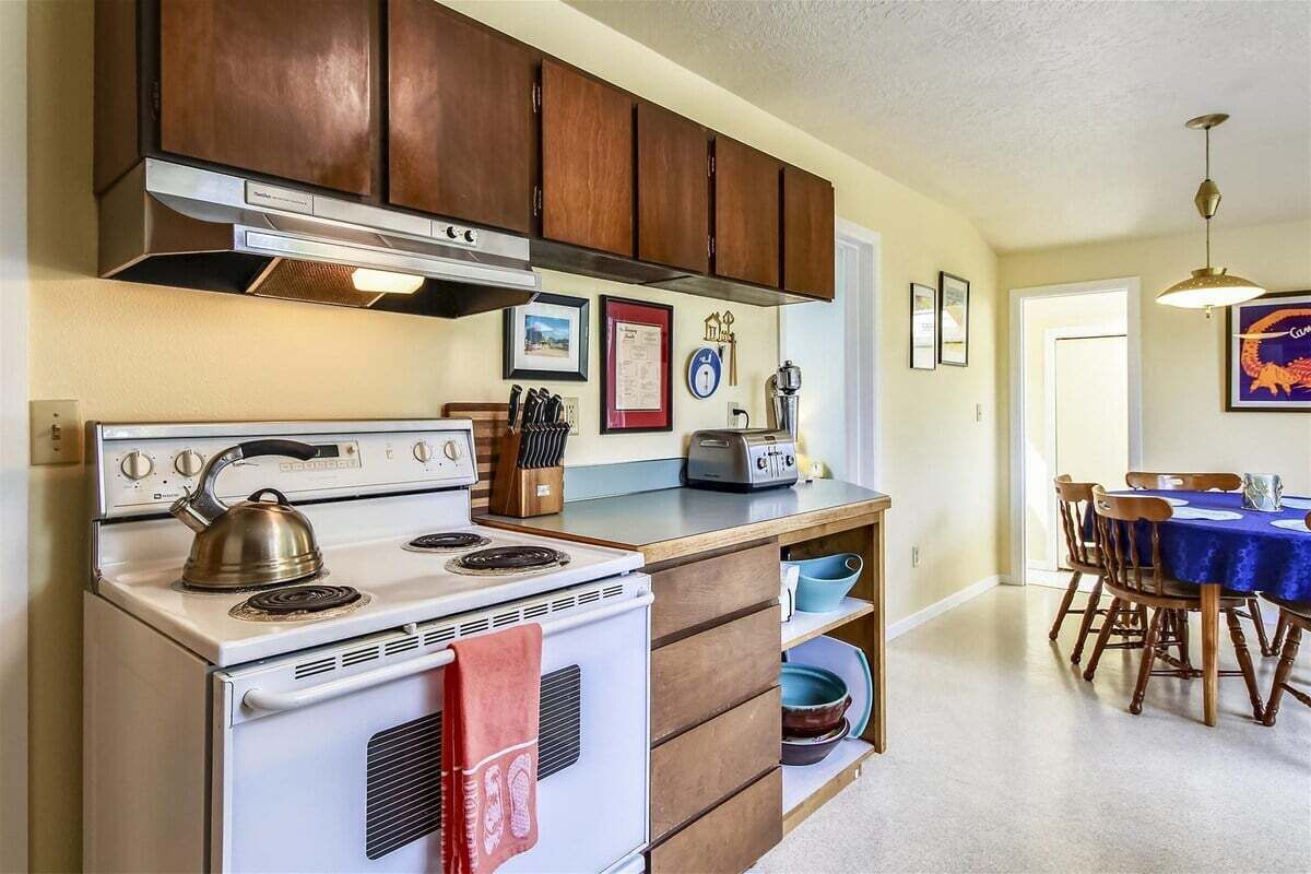 雪櫃、微波爐、焗爐、爐具