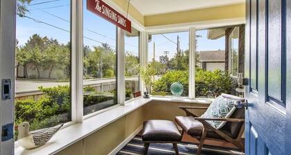 Singing Sands - Built in 1920!