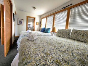 3 chambres, fer et planche à repasser, accès au Wi-Fi (inclus)