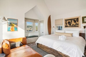 3 bedrooms, desk, free WiFi, bed sheets