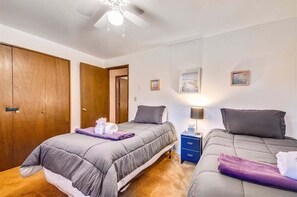 3 bedrooms, free WiFi - D & D Retreat - Quiet Neighborhood! (Cannon Beach)