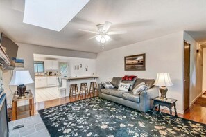 Televisión, chimenea