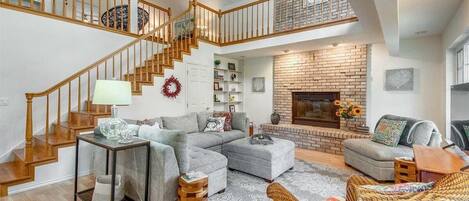 Televisión y chimenea