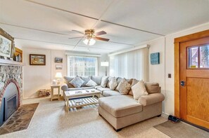 Flat-screen TV, fireplace