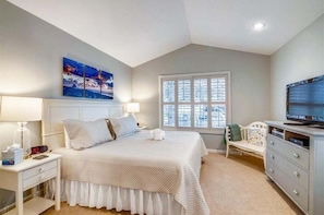 4 bedrooms, free WiFi, bed sheets - Nantucket West - Hot Tub! (Cannon Beach)