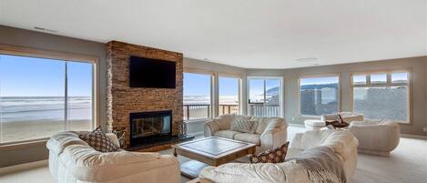 TV, fireplace