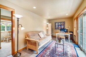 TV, fireplace - Windrush - Close to Beach & Downtown! (Cannon Beach)