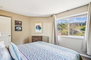 2 多间卧室、免费 WiFi、床单