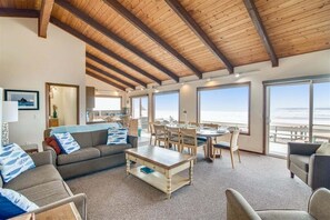 Flat-screen TV, fireplace