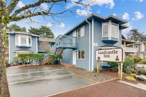 Sandcastle Inn #601 - Downtown Apartment!