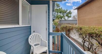 Sandcastle Inn #601 - Downtown Apartment!