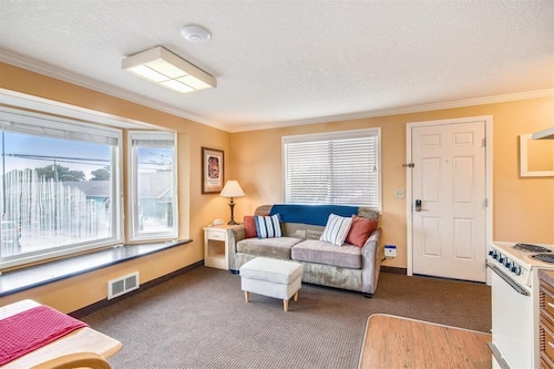 Sandcastle Inn #604 - Downtown Apartment!