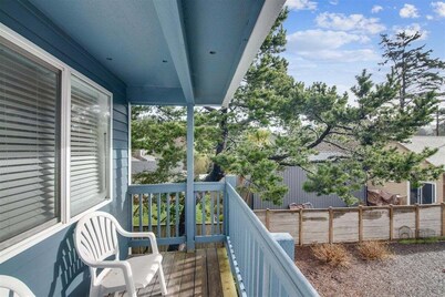 Sandcastle Inn #605 - Downtown Apartment!