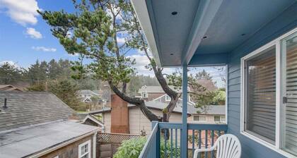 Sandcastle Inn #606 - Downtown Apartment!