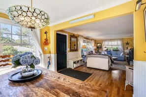 平板电视、壁炉