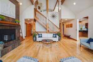 TV, fireplace, offices