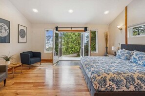 5 bedrooms, free WiFi, bed sheets