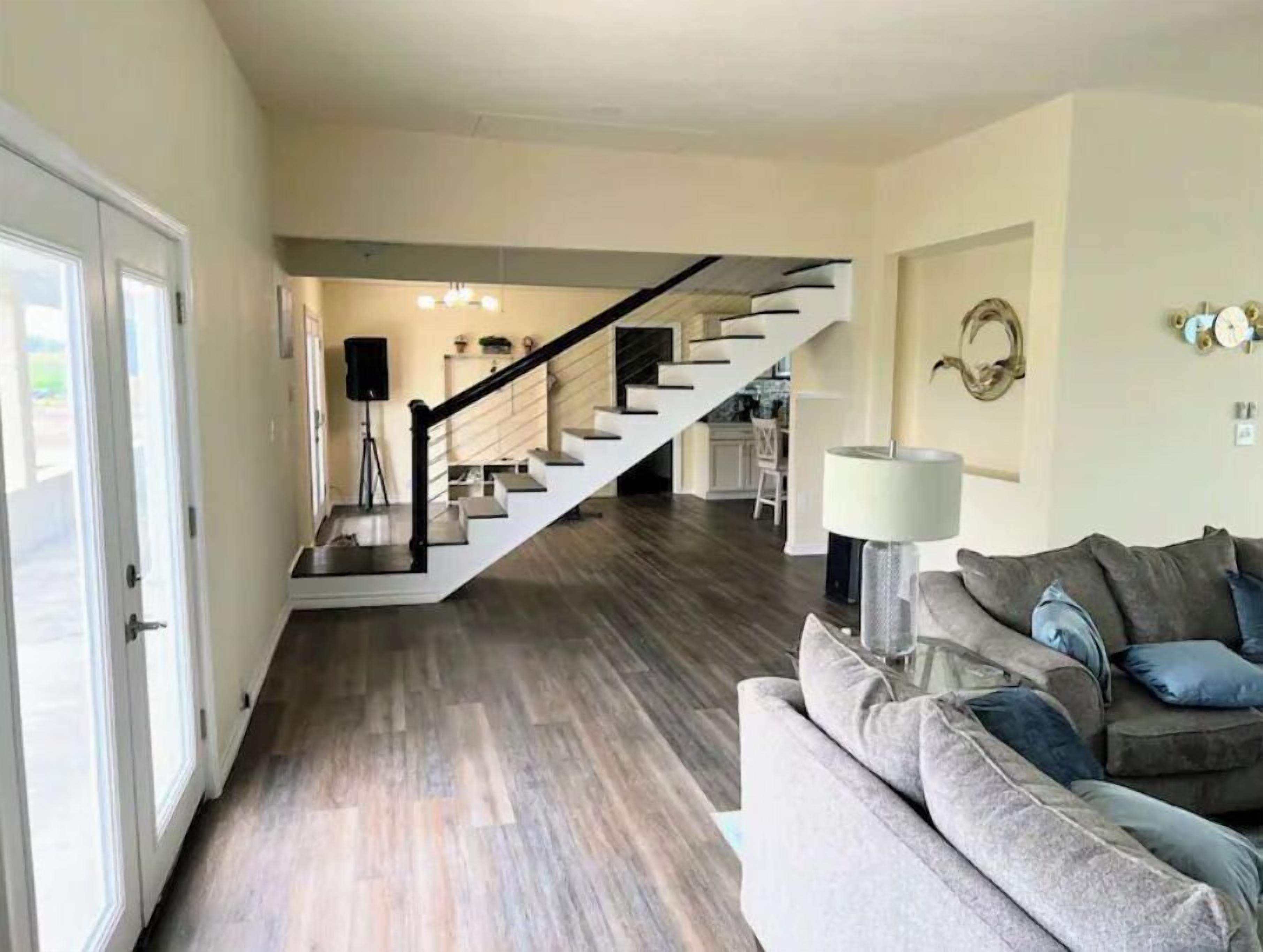 المنشأة من الداخل