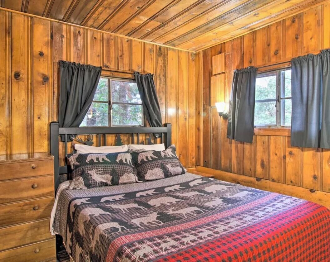 Chalet rustique pour lune de miel | Couette en duvet, lit avec matelas en mousse à mémoire