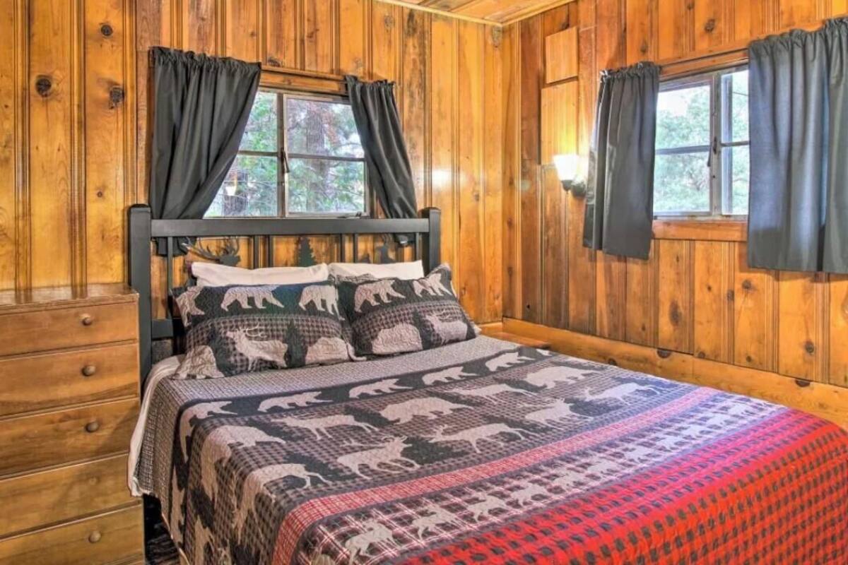 Honeymoon Cabin