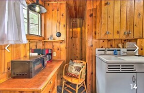 Basic Cabin, 1 Queen Bed | Private kitchen | Microwave, coffee/tea maker, toaster, cookware/dishes/utensils - Hidden Rest Cabins & Resort (Lakeside)