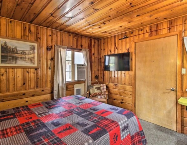 Business Cabin | Down comforters, memory foam beds, individually decorated