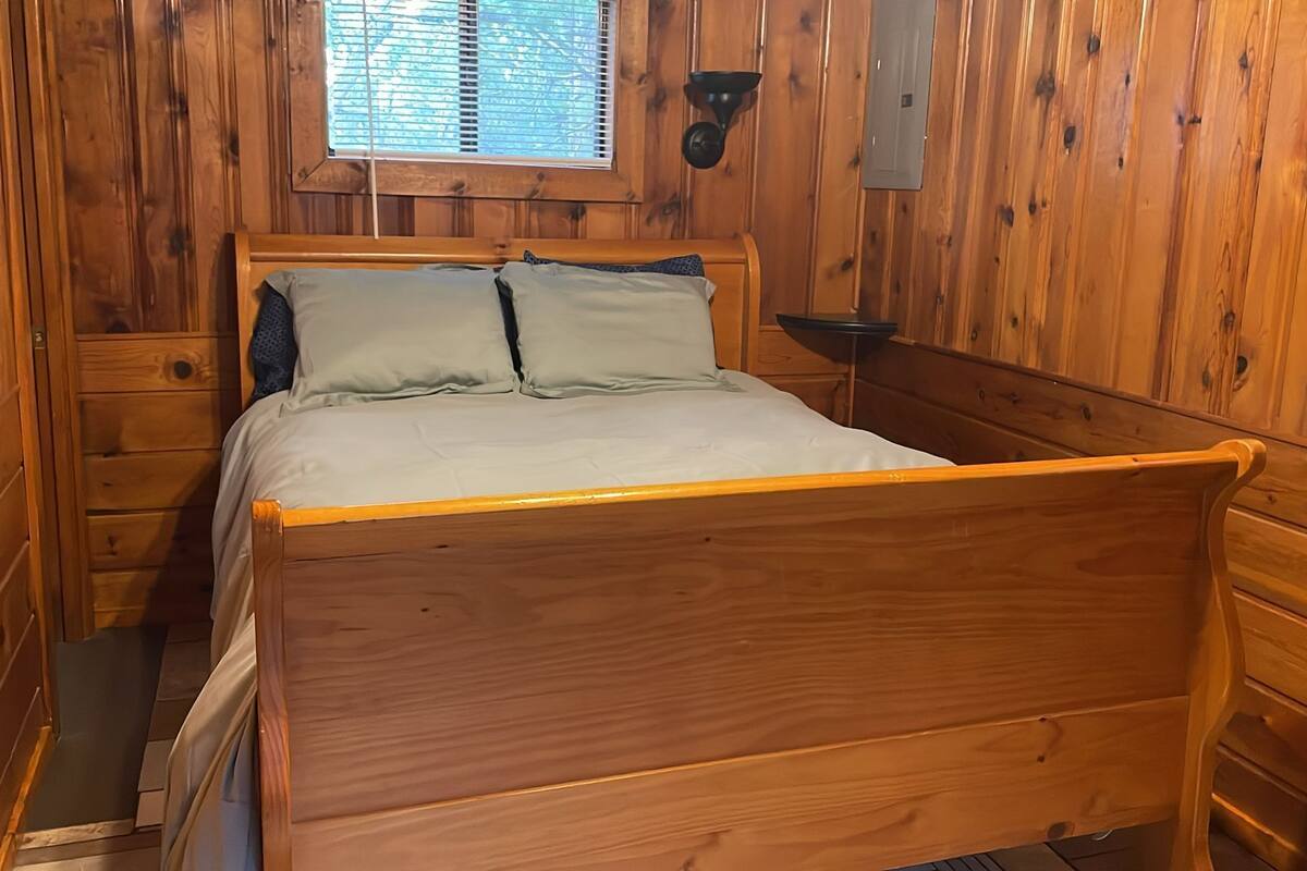 Executive Cabin, 1 Queen Bed