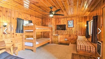 Cabin dành cho gia đình | 1 phòng ngủ, chăn bông, nệm cao su hoạt tính (memory foam)