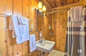 Bathroom - Hidden Rest Cabins & Resort (Lakeside)