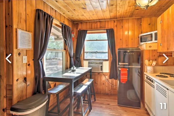 Family Cabin | Private kitchen | Coffee/tea maker, microwave, toaster, cookware/dishes/utensils