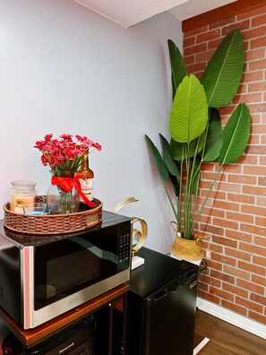 Interior - Private Spot 15 mns Newark Airport / 20mns to NY, 1bedR for two (Jersey City)