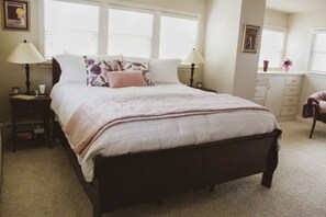 6 habitaciones, escritorio y tabla de planchar con plancha 