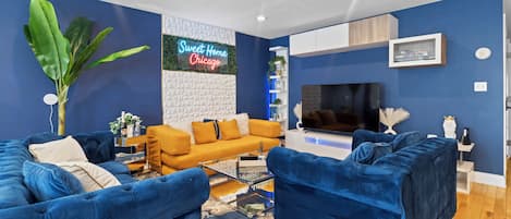 TV connectée, jeux vidéo, livres, vidéothèque