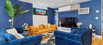 Luxe Duplex - Private Gym -Huge Yard -Arcade- King Beds - Garage-EV Charger-Crib