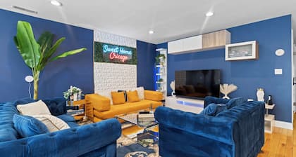 Luxe Duplex - Private Gym -Huge Yard -Arcade- King Beds - Garage-EV Charger-Crib